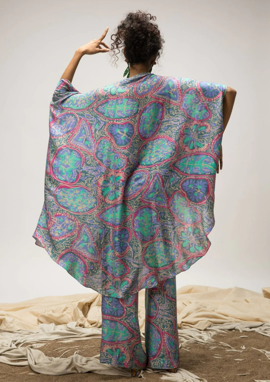 Tosh Shawl Top